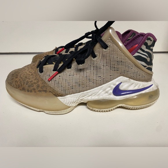 Nike‎ LeBron 19 Low Safari Men’s Size 7 main image 4